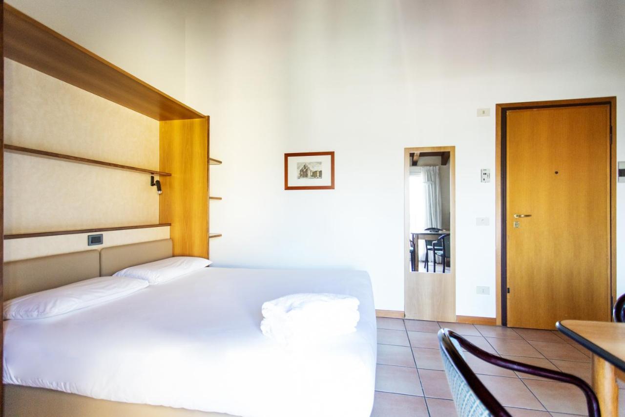 Residenza Le Cupole Aparthotel Parma Ngoại thất bức ảnh