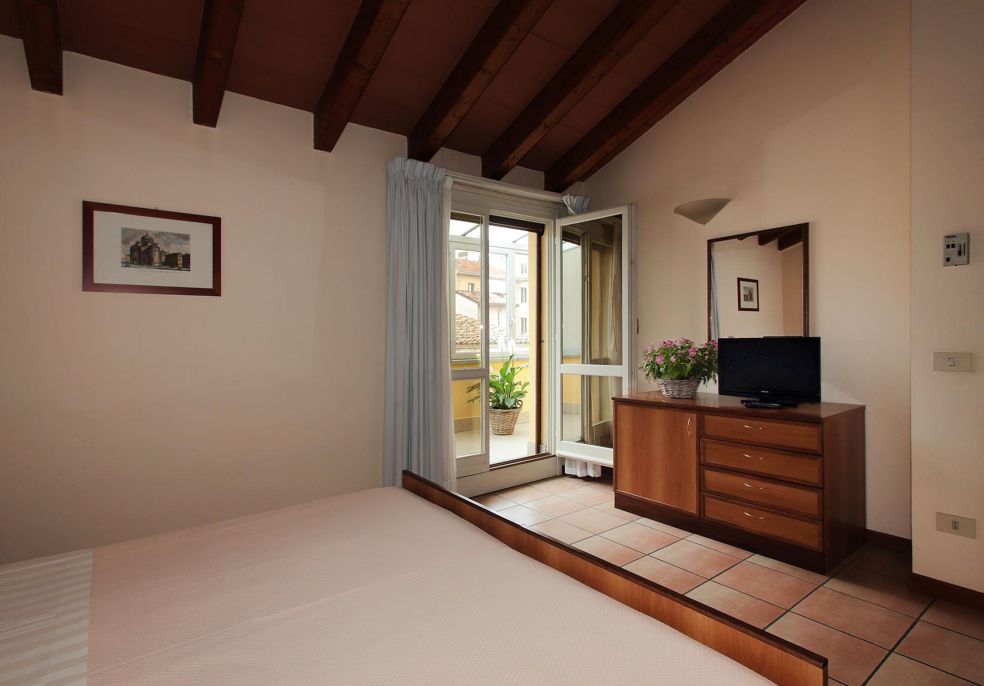 Residenza Le Cupole Aparthotel Parma Ngoại thất bức ảnh